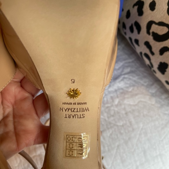 Stuart Weitzman - Picture 11 of 13